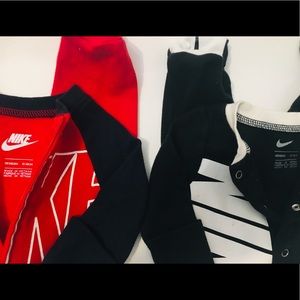 Set of 2 Nike Unisex Baby Onesie Outfits
